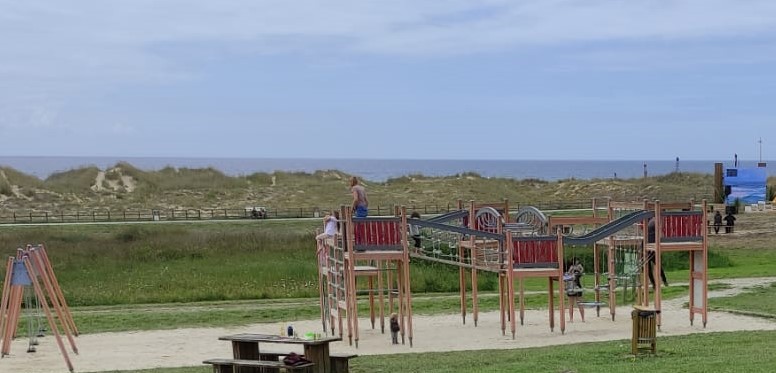 El parque infantil de Doniños será uno de los que se renovarán