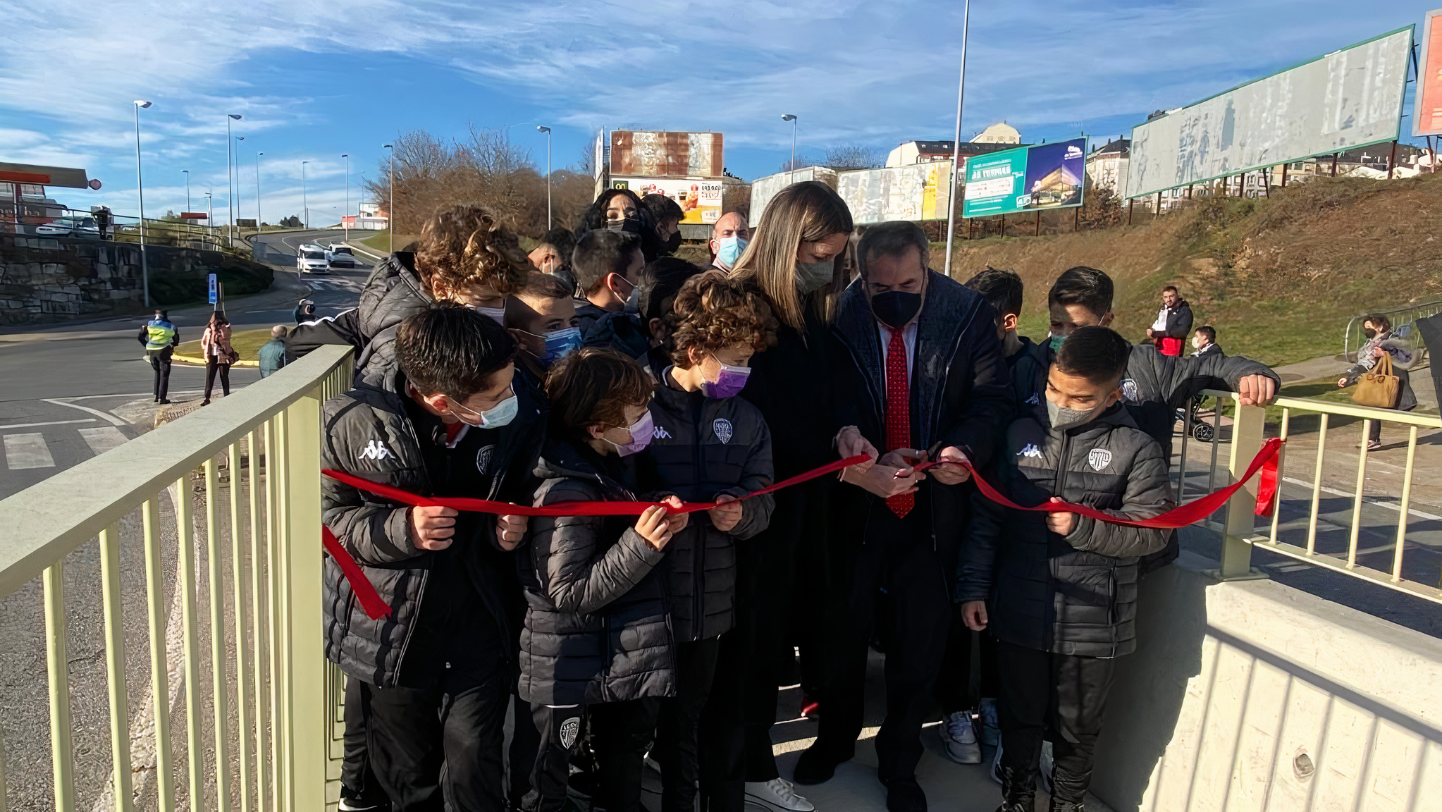 Lara Méndez inaugura la pasarela sobre la N-VI | CONCELLO DE LUGO