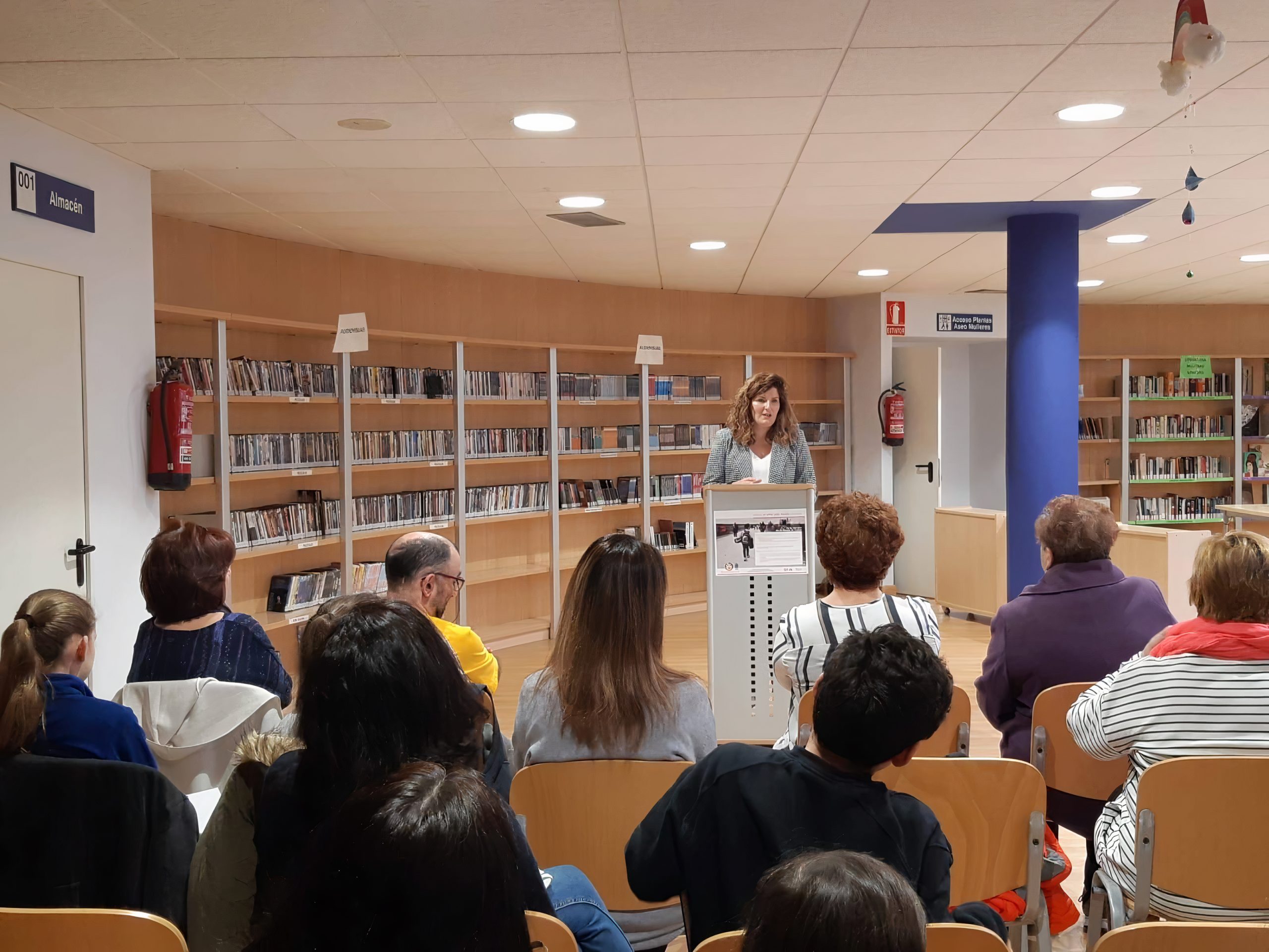 Archivo- Marián Ferreiro, durante una lectura colectiva por el Día de Rosalía el pasado año