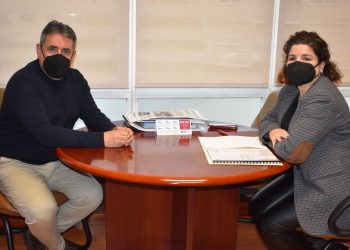 El alcalde de Oroso, Luis Rey, se reúne con la subdelegada, María Rivas | CONCELLO DE OROSO
