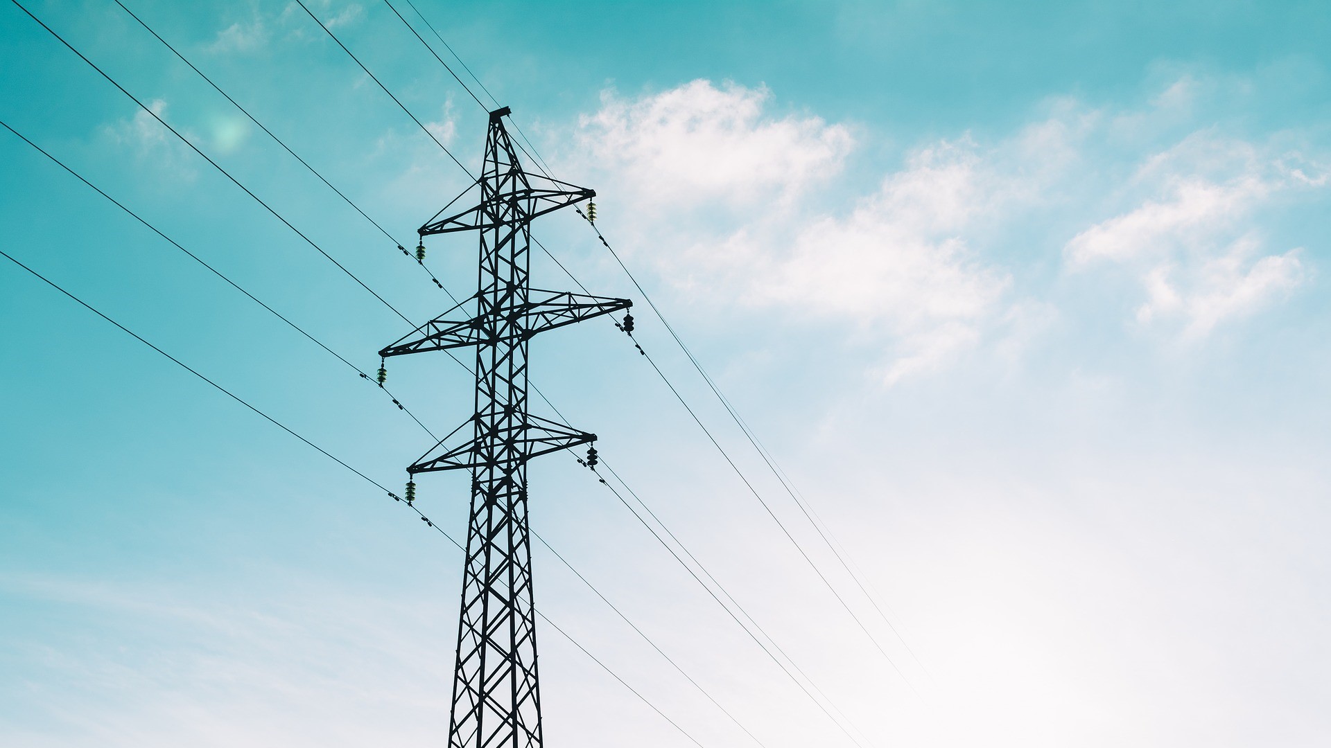Imagen de archivo de una torre distribuidora de energía