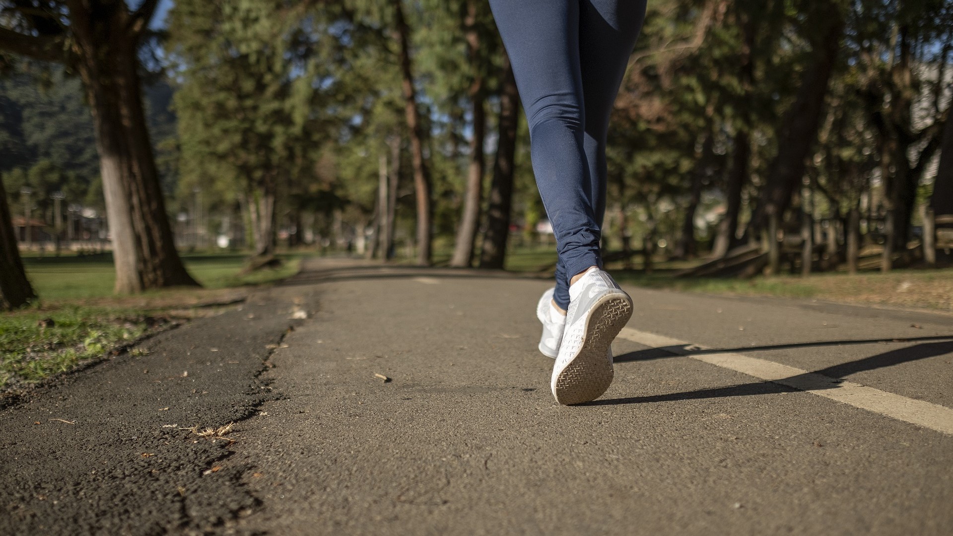 Imagen de archivo de una mujer corriendo