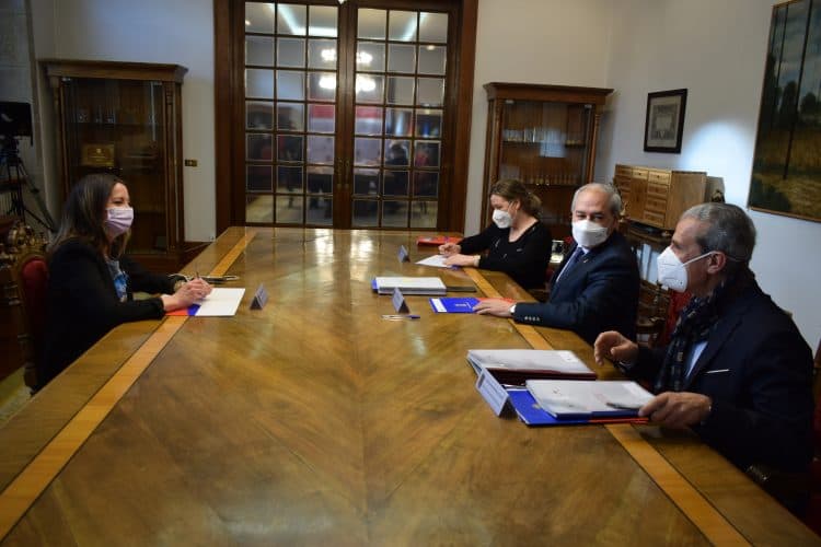 La reunión de la comisión de estacionamiento de Santa María