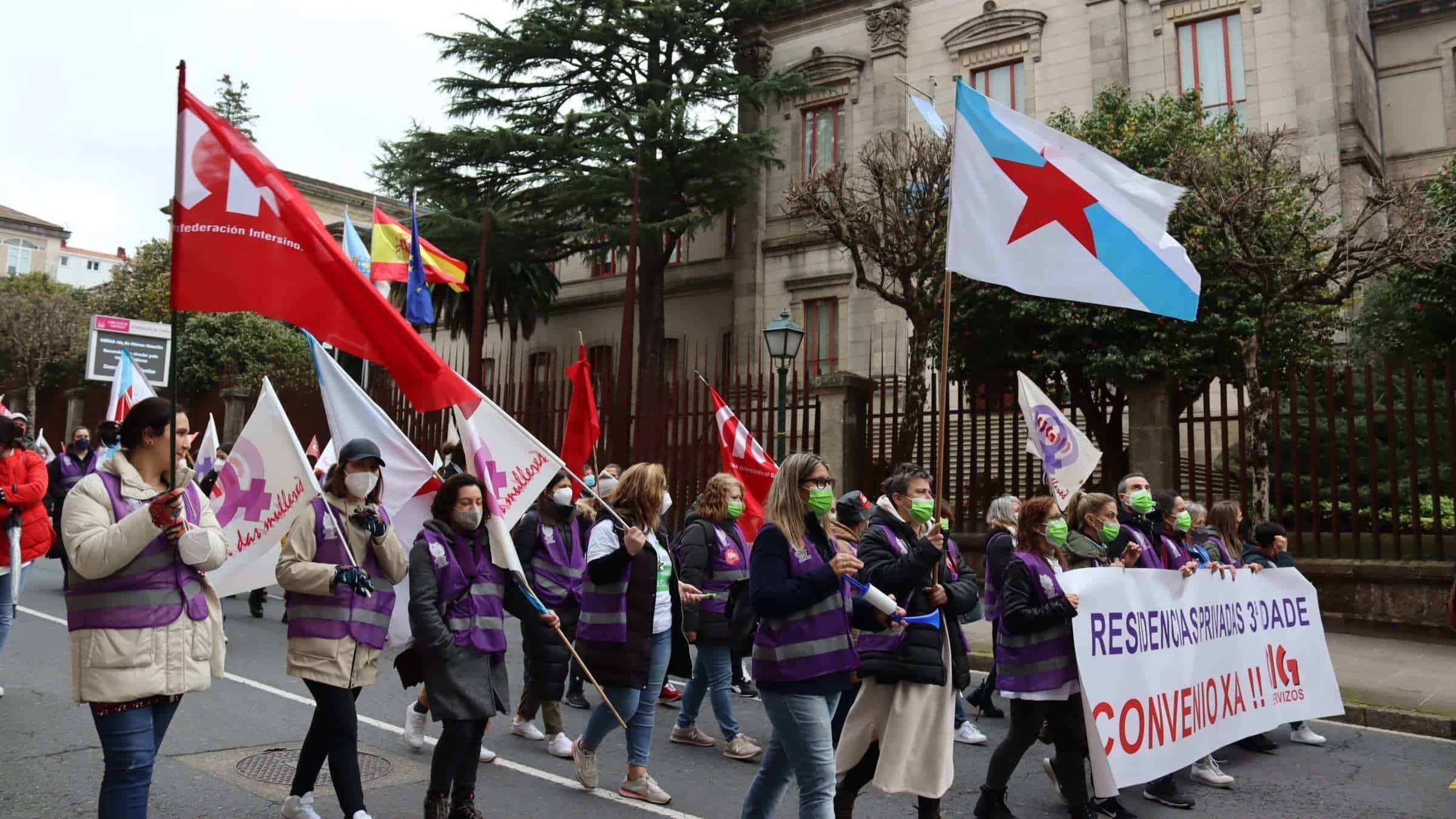 Manifestación de las empleadas de residencias privadas en Santiago | CIG