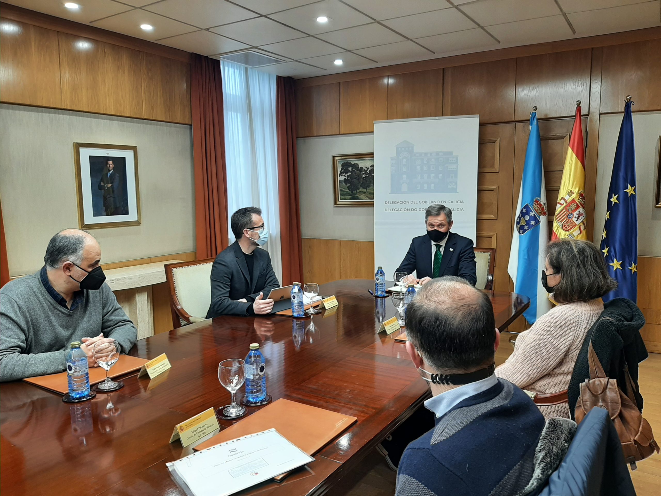 José Miñones traslada a los trabajadores de Navantia el compromiso del Gobierno con el futuro del empleo en los astilleros de Fene y Ferrol