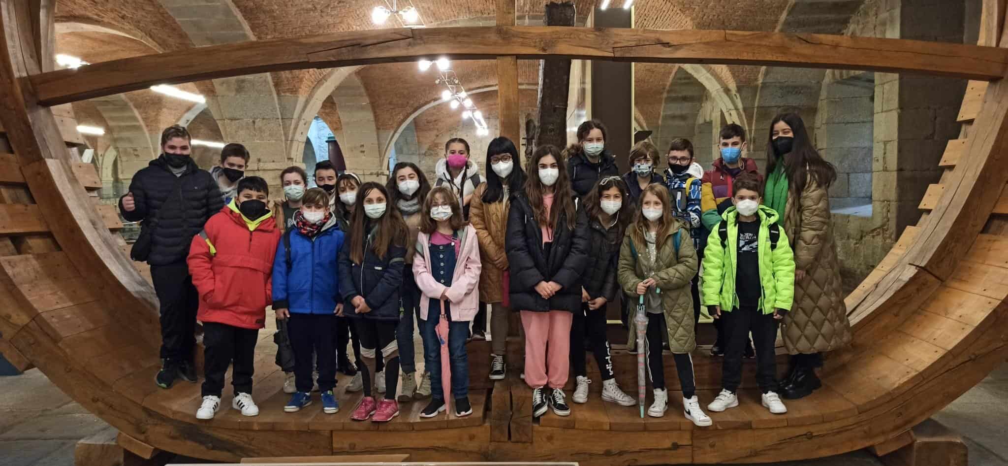 Parte del alumnado CPR Plurilingüe Jorge Juan Perlío que participa en la muestra 'Ferrol, a nosa ría'