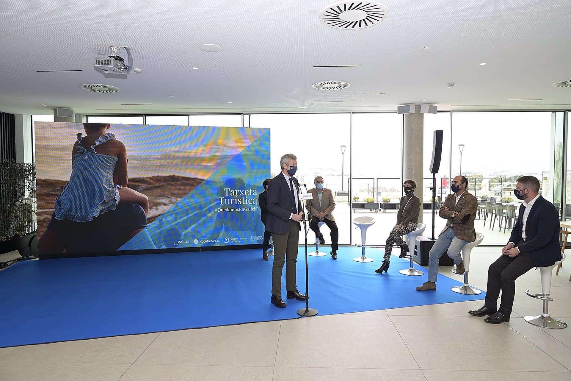 El vicepresidente primero de la Xunta, Alfonso Rueda, en la presentación del bono turístico '#QuedamosenGalicia'