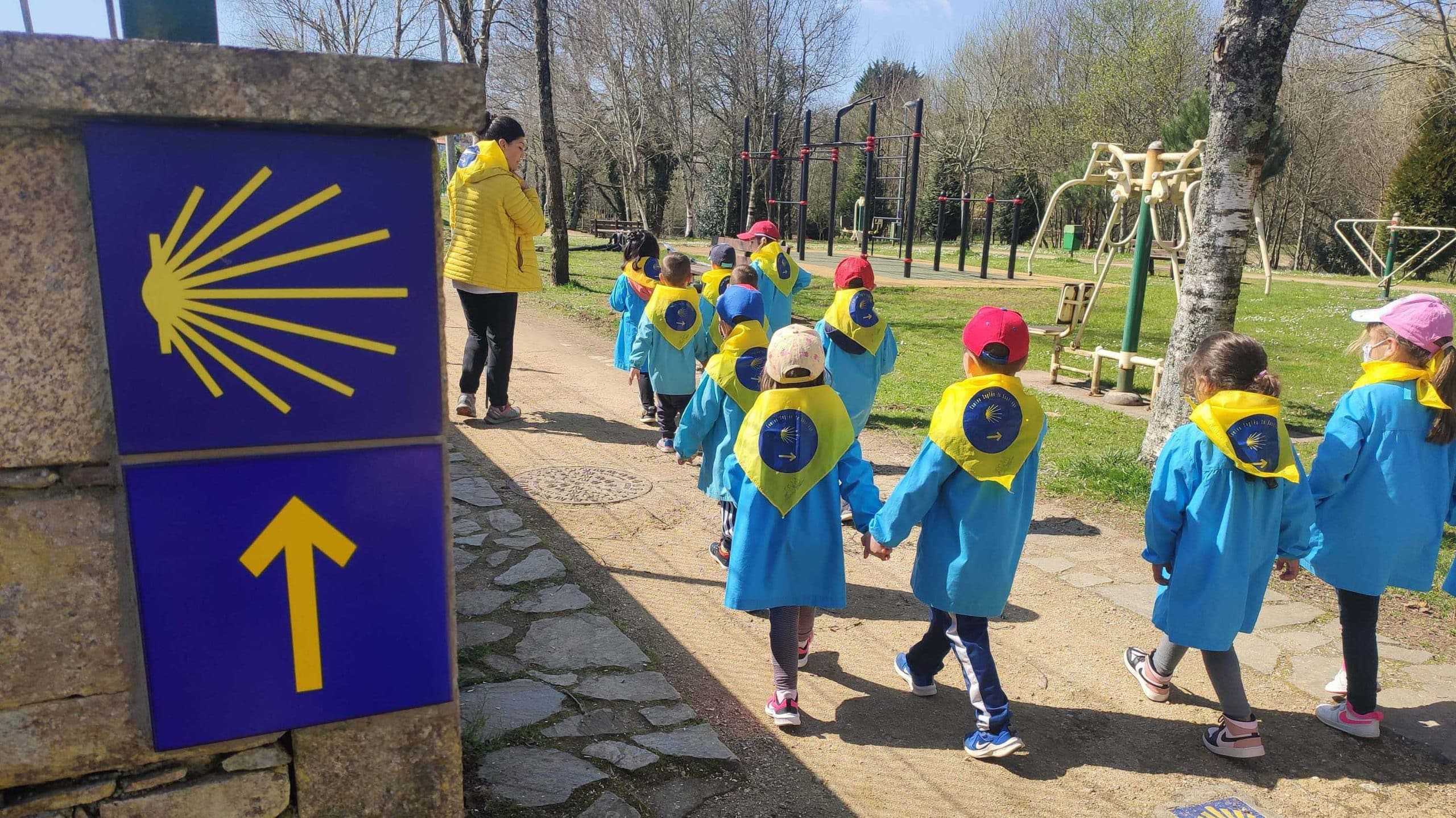 Niños y niñas del CEIP de Sigüeiro hacen el Camino Inglés