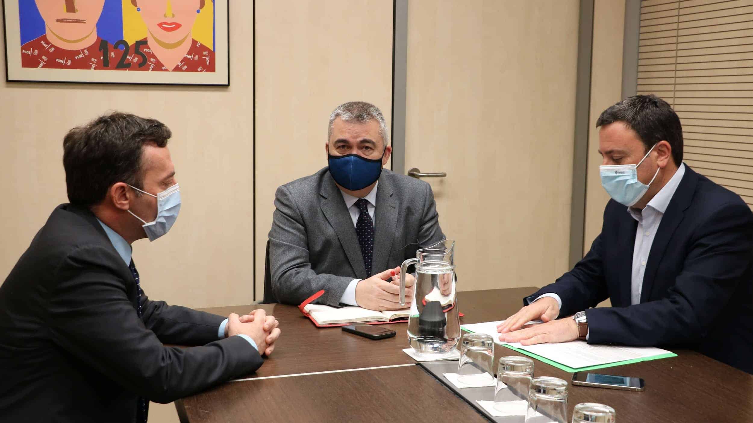 El secretario xeral del PSdeG, Valentín González Formoso, se reúne en Madrid con el presidente de Navantia, Ricardo Domínguez, y el secretario de Organización del PSOE, Santos Cerdán - PSDEG