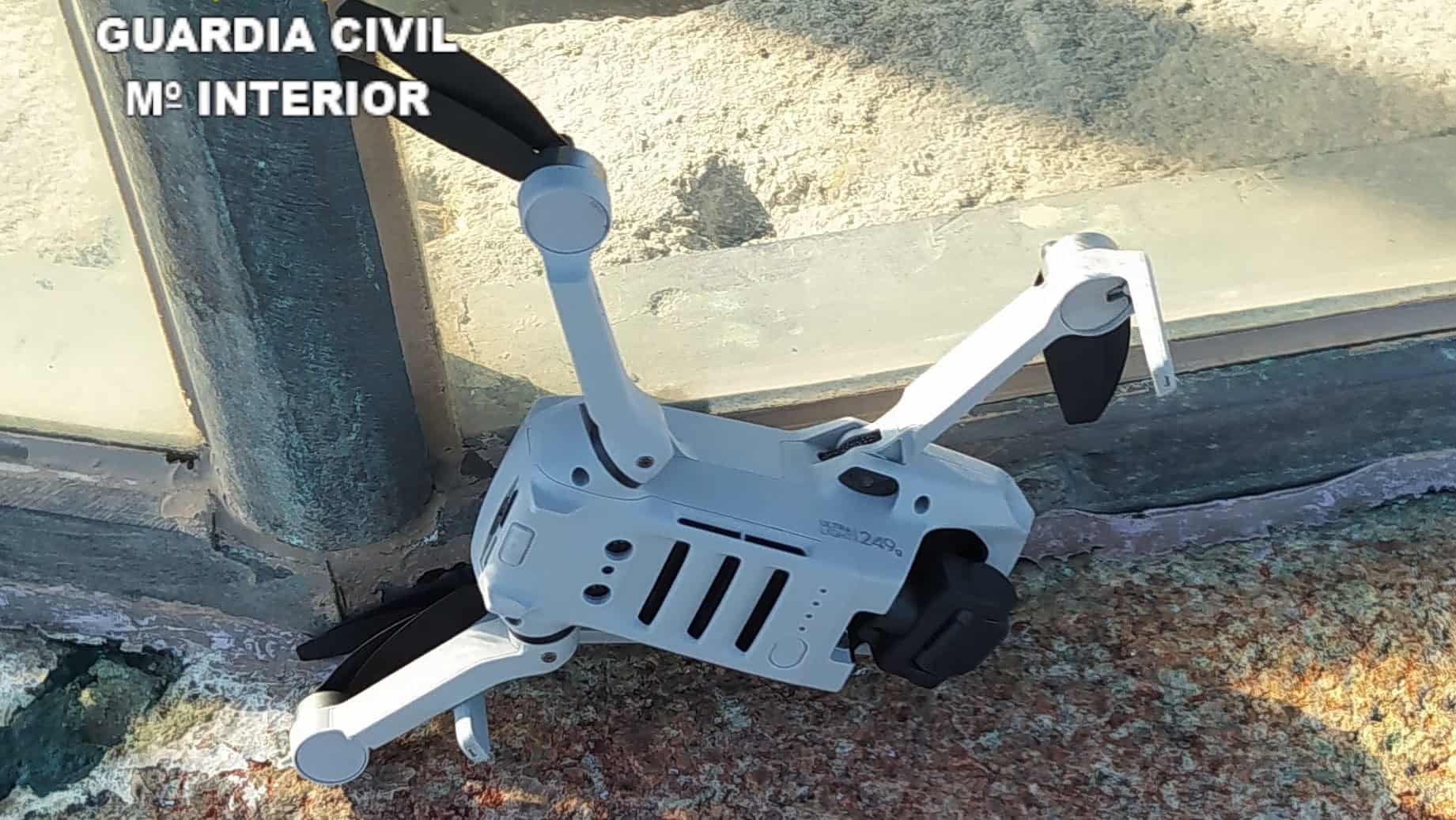 Un dron se estrella contra la Torre de Hércules | GUARDIA CIVIL