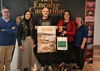 Xabier Díaz visitó el Museo do Encaixe junto a la alcaldesa, Sandra Insua | CONCELLO DE CAMARIÑAS