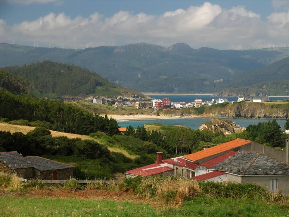 • Se actuará en O Baleo, en los caminos que van desde la DP-6111 hasta A Ponte Nova y el lugar de Areosa, y en O Viso, desde la AC-862 junto al centro social hasta el lugar de Oldar