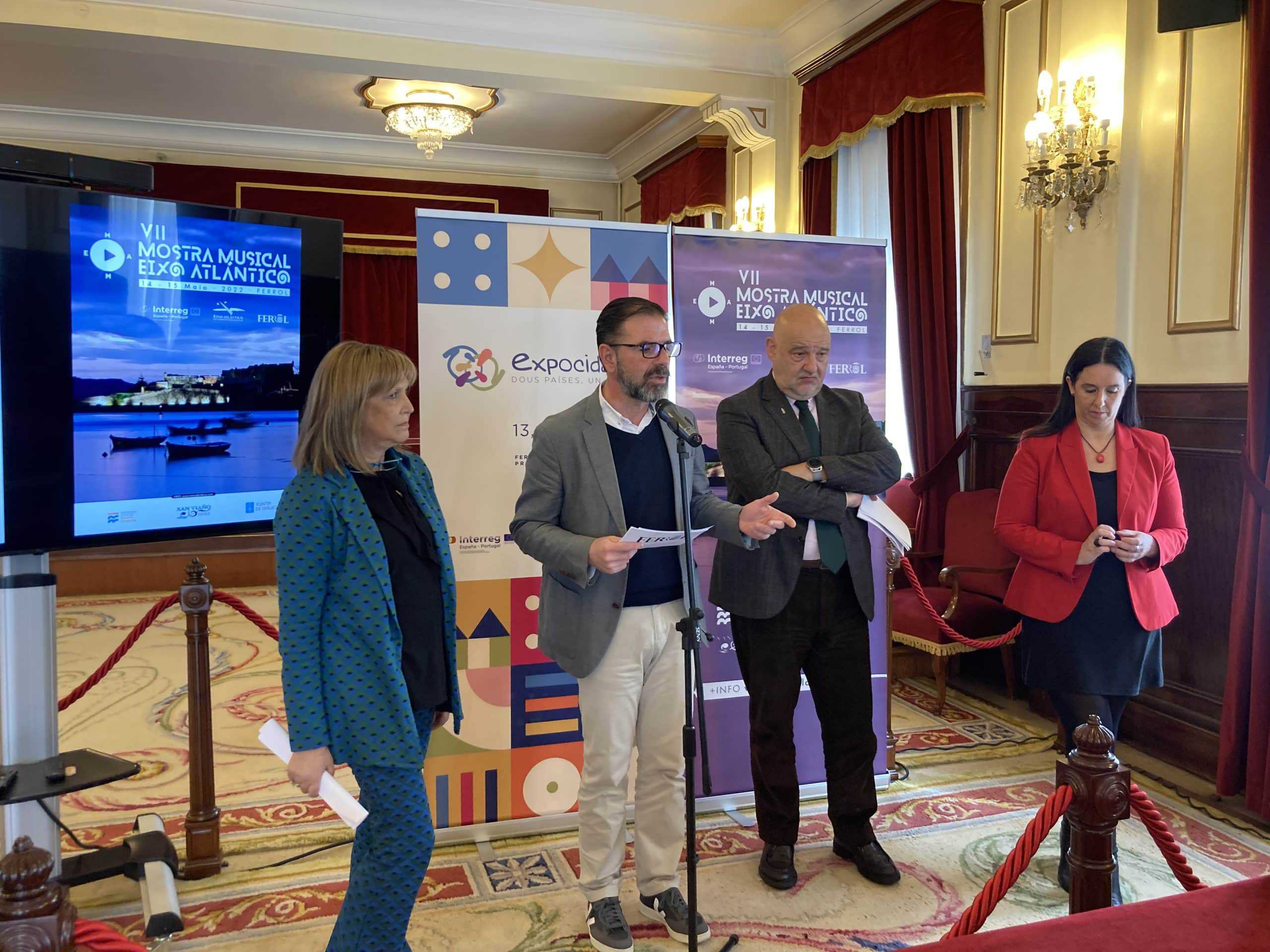 El secretario general del Eixo Atlántico, Xoan Vázquez Mao durante su visita a Ferrol