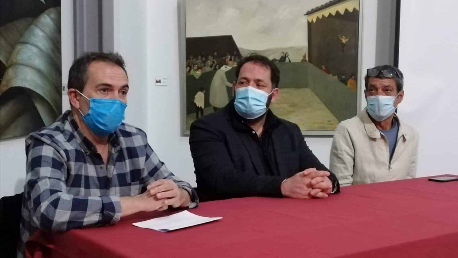 El alcalde de Ponteceso, Xosé Lois García Carballido, participó en la presentación | CONCELLO DE PONTECESO