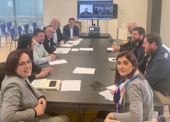 Reunión de representantes de concellos gallegos en Rianxo