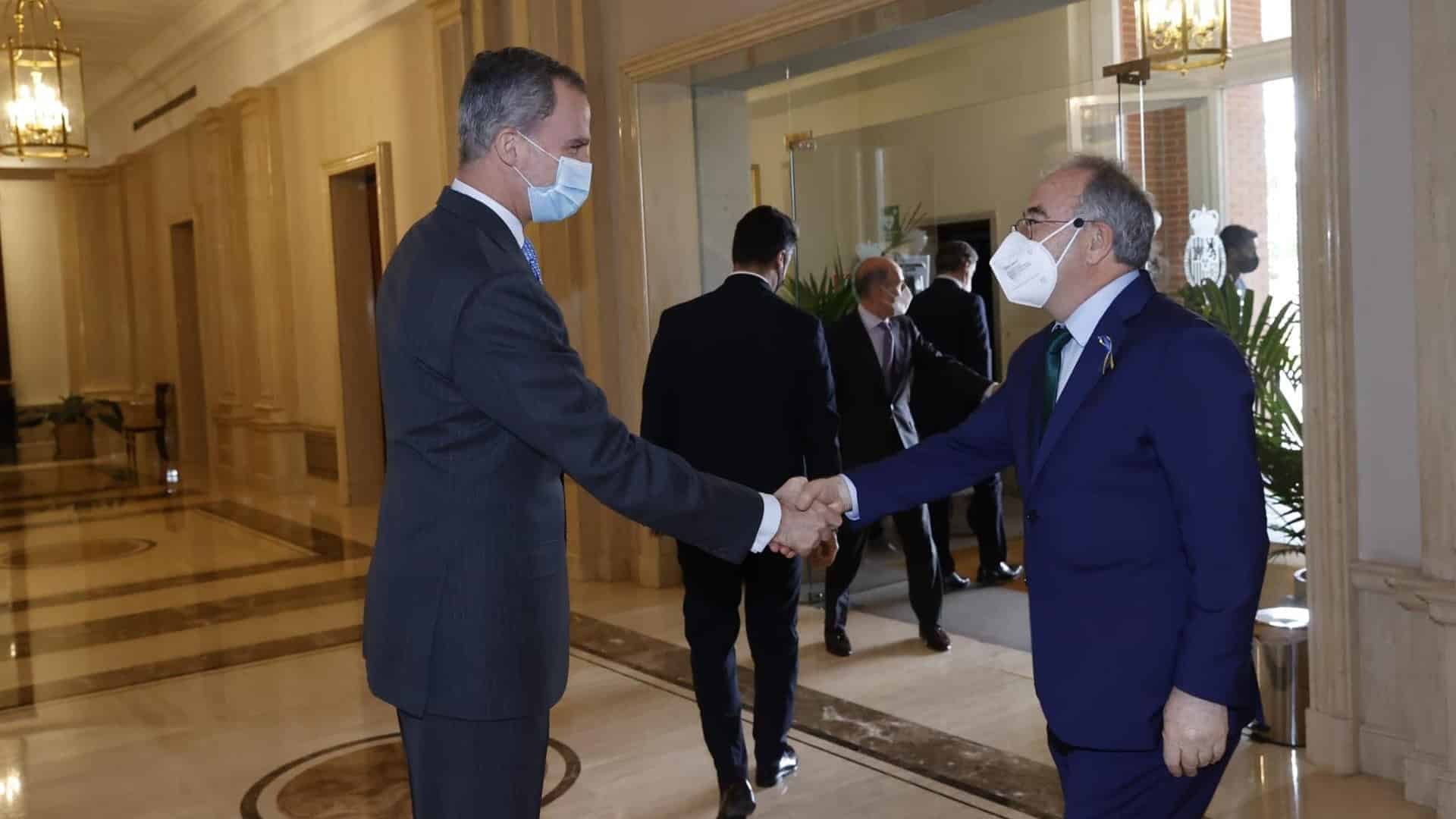 Bugallo junto con el Rey Felipe VI | CONCELLO DE SANTIAGO