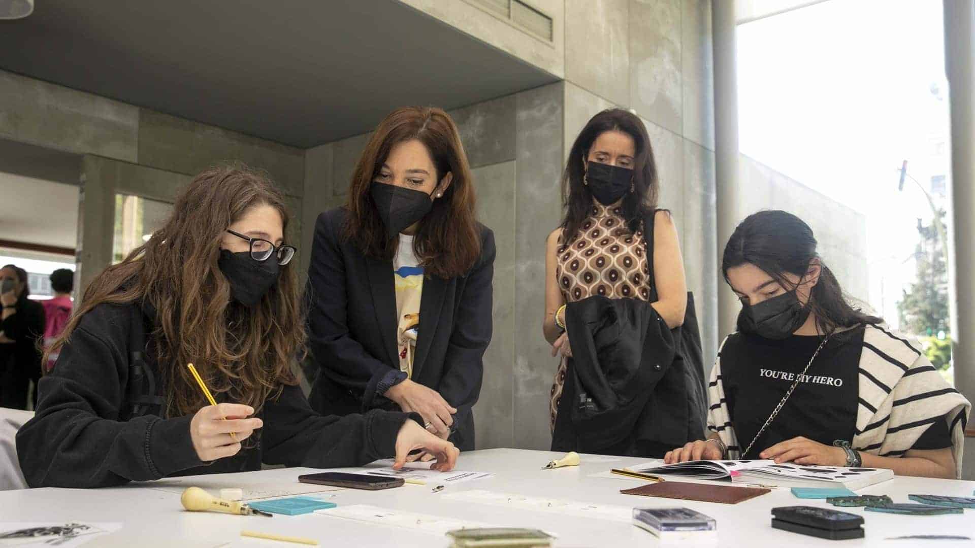 La alcaldesa de A Coruña, Inés Rey, inaugura el nuevo centro juvenil O Remanso | ANDY PEREZ