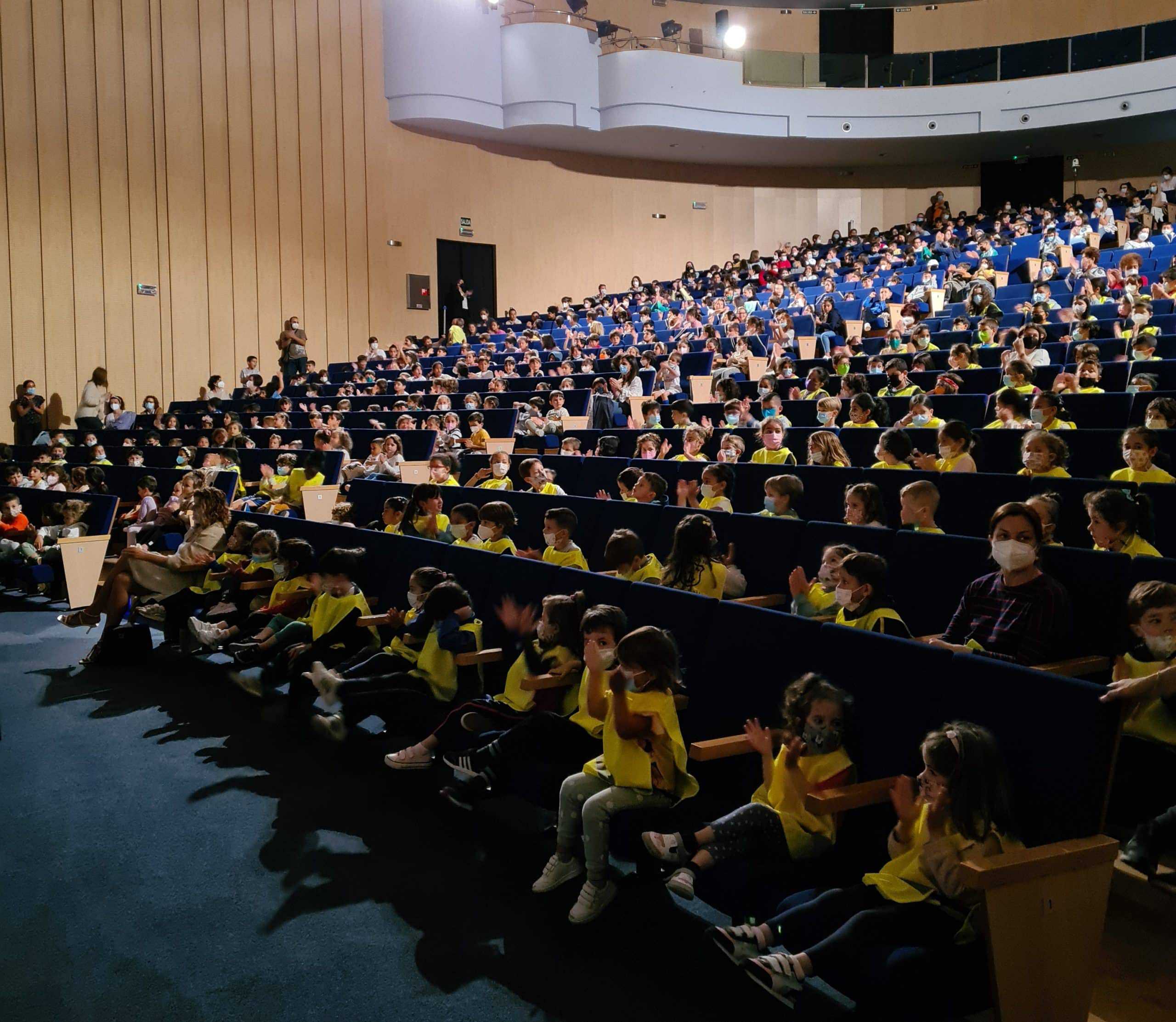 Estivo presente o alumnado dos CEIP Ponte de Xuvia e Virxe do Mar, de Narón, e do Isaac Peral de Ferrol, do CRA de Narón, dos CEIP Piñeiros, A Solaina de Narón e tamén do Terra de Ferrol e A Laxe, de Ferrol e dos CEIP San Isidro e Maciñeira, de Neda