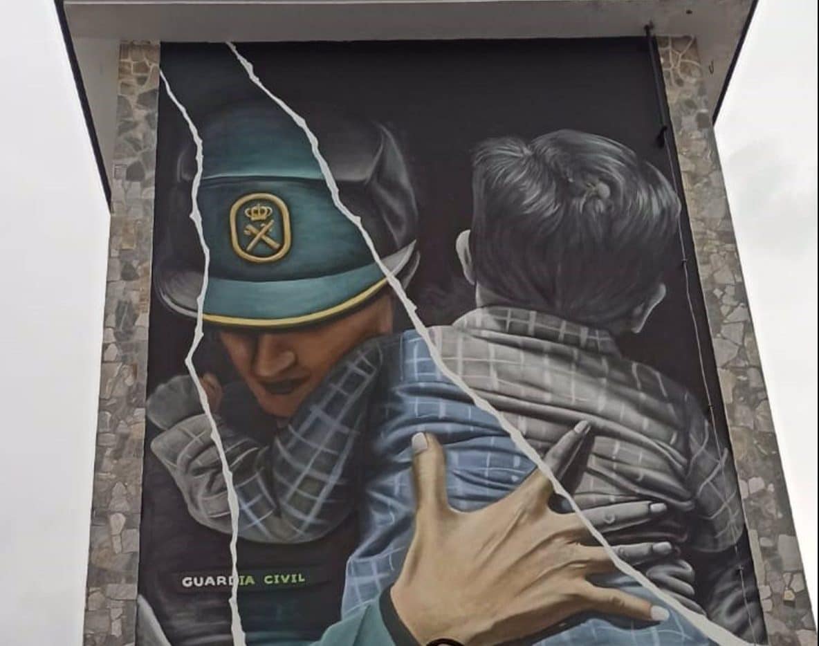 Parte del mural que adorna la Comandancia de la Guardia Civil de Lugo, realizado por Diego As | EP