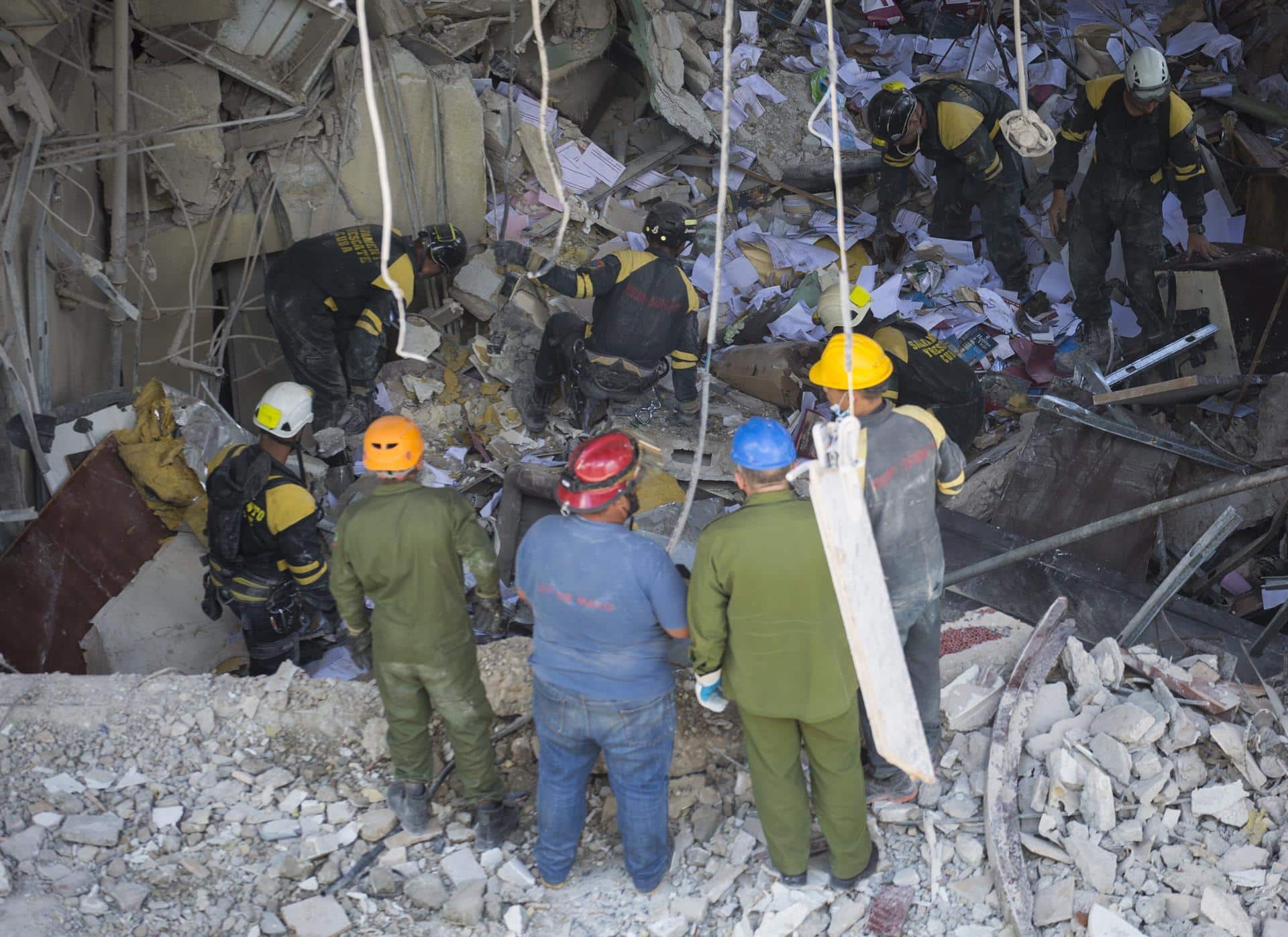 Trabajos de rescate en el Hotel Saratoga de La Habana - IRENE PEREZ / ZUMA PRESS / CONTACTOPHOTO