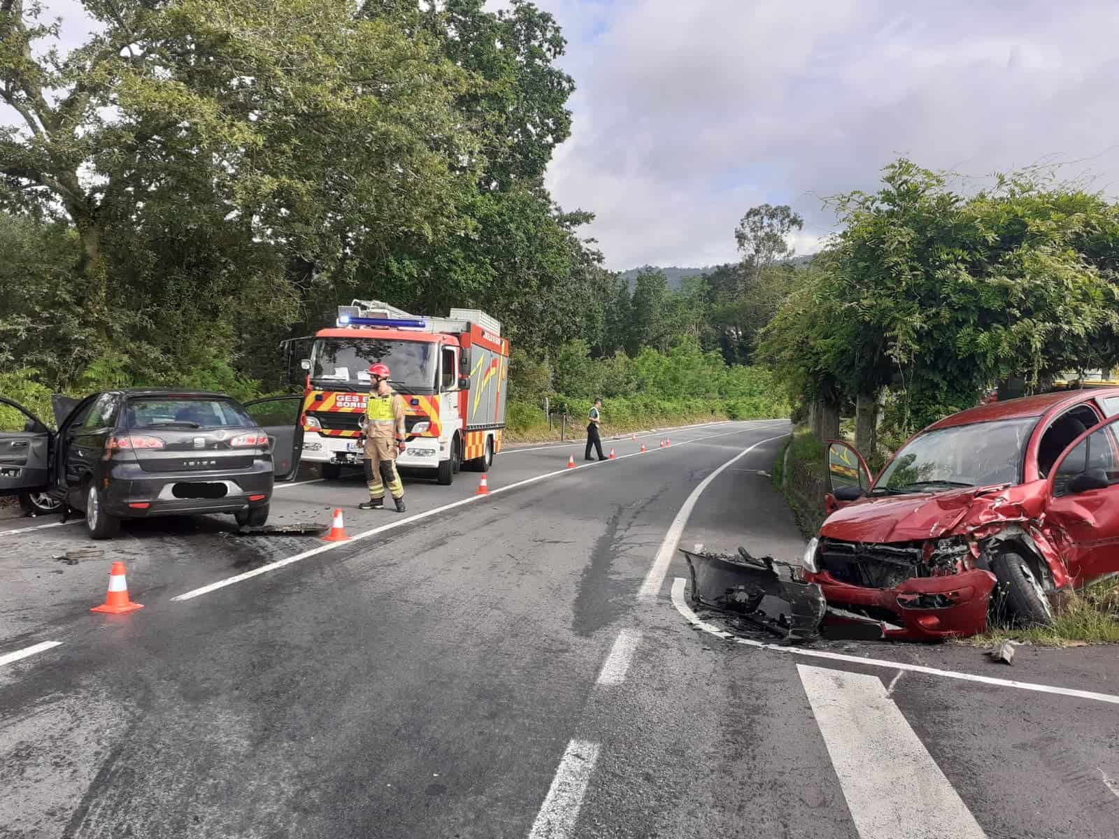 El accidente registrado este domingo en la AC-451 a su paso por Brión | CEDIDA