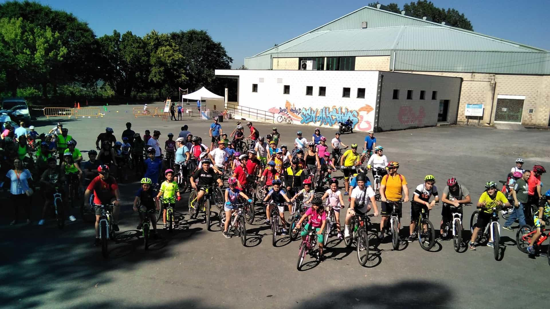 Una edición anterior de la ruta por el Día Mundial de la Bicicleta en Dodro | CONCELLO DE DODRO