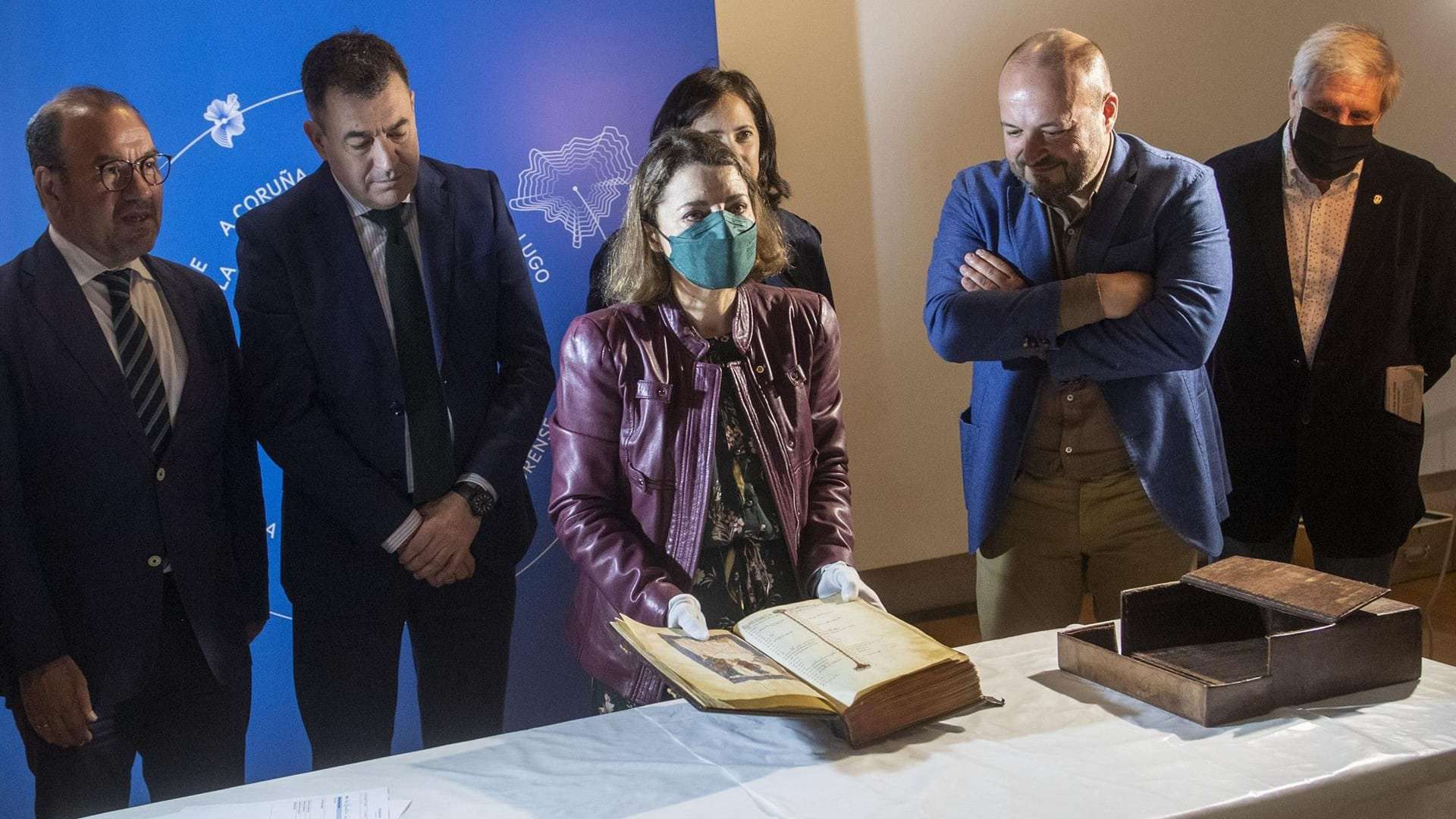 El Libro de las Horas de Fernando I en la sede de Afundación en Santiago | CONCHI PAZ