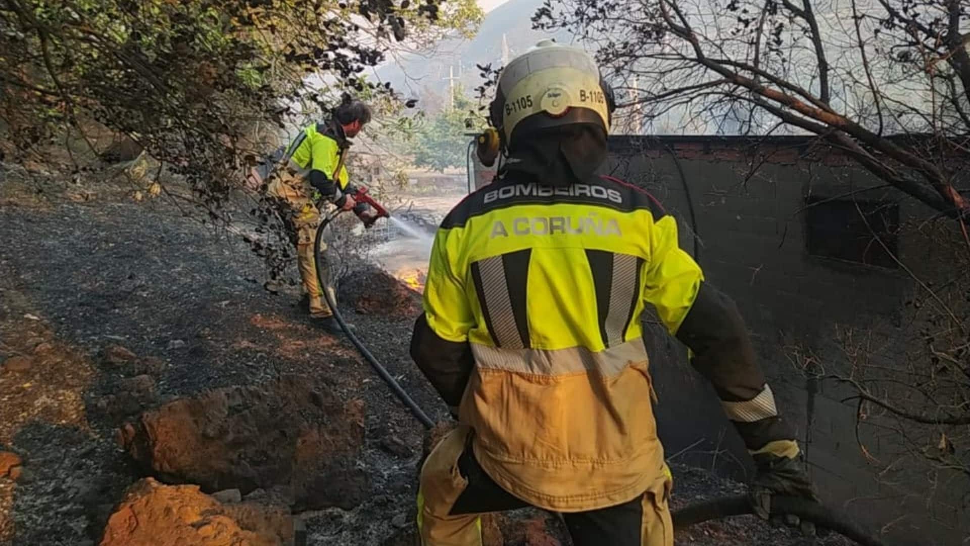 Bomberos de A Coruña actuando en un incendio forestal | CONCELLO DA CORUÑA