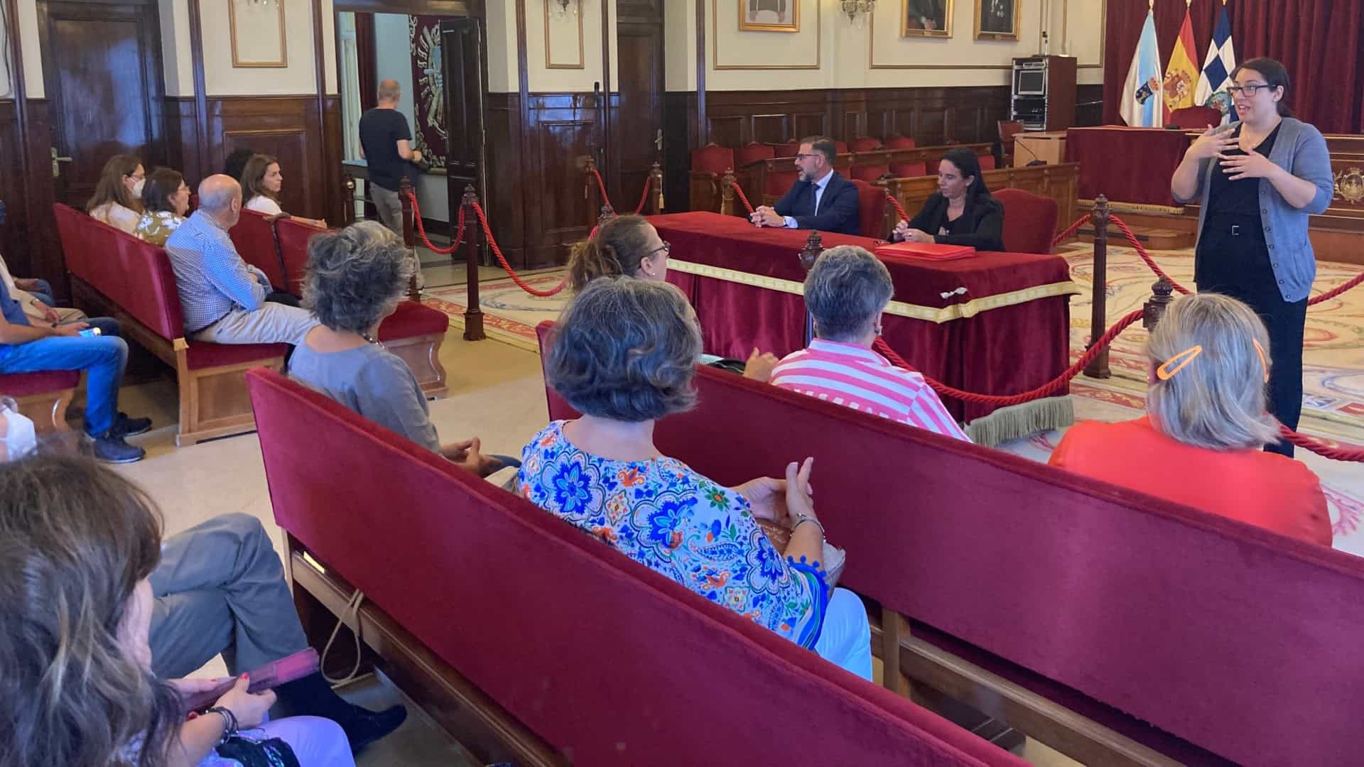 La reunión del alcalde de Ferrol, Ángel Mato, y la concelleira de Benestar Social, Eva Martínez, con entidades sociales | CONCELLO DE FERROL