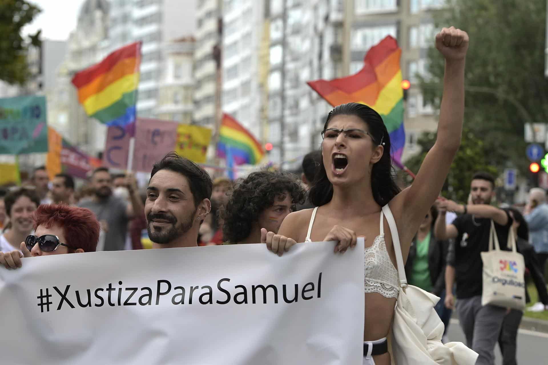 Manifestación de entidades LGTBI en el Día del Orgullo con recuerdo al crimen de Samuel Luiz | M DYLAN