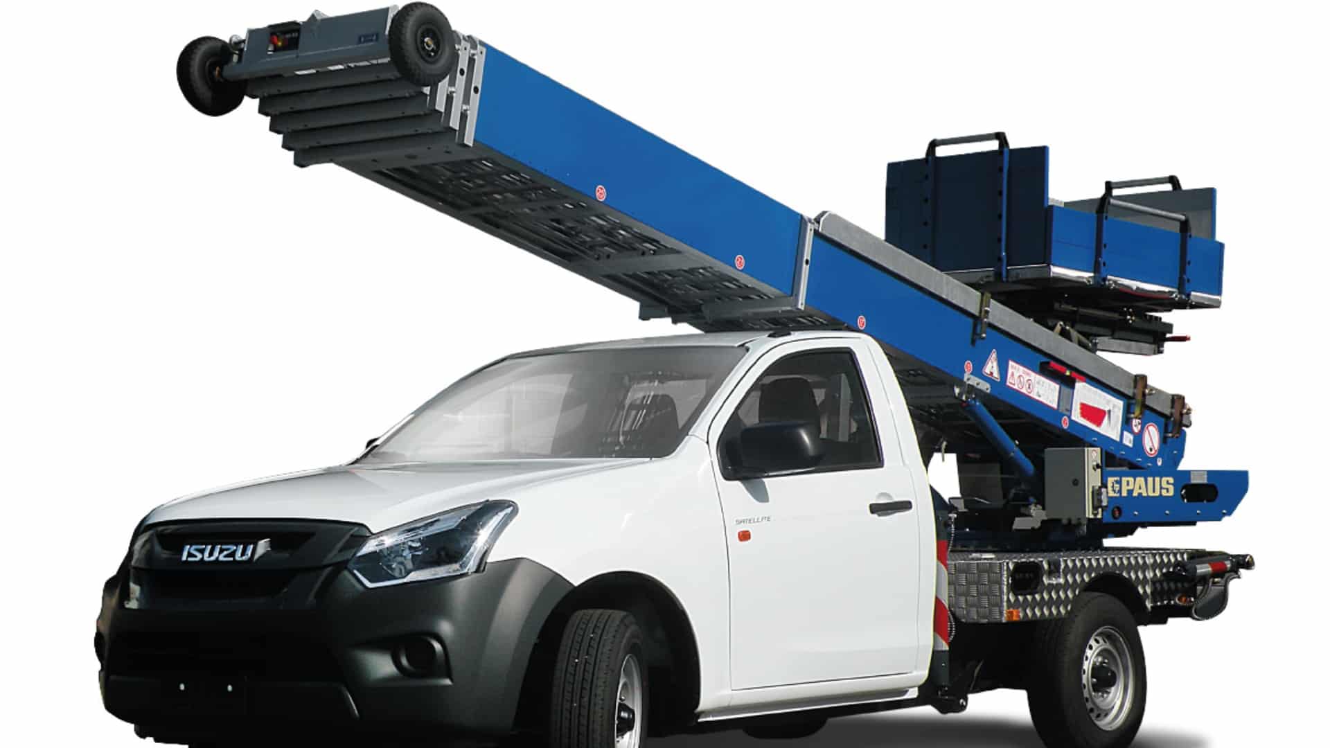 Imagen de archivo de un pick up con elevador | CEDIDA