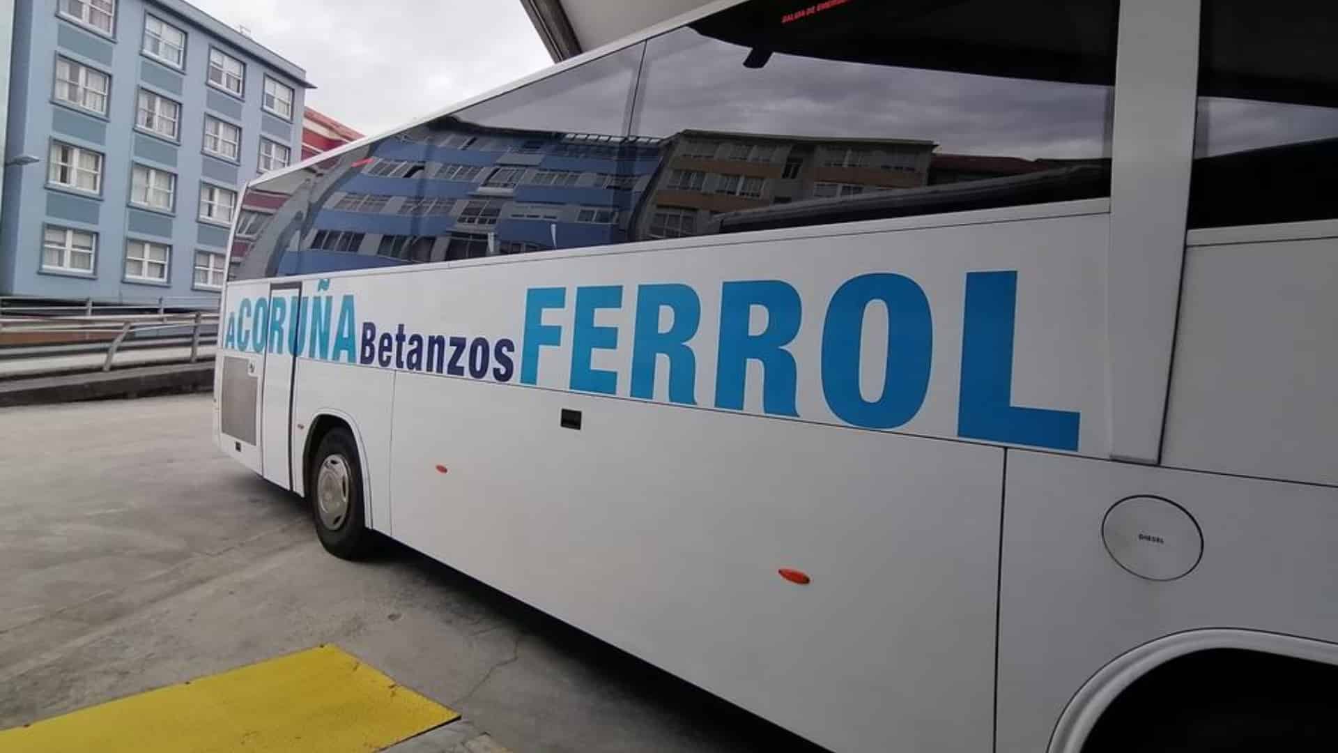 Imagen de archivo de un autobús de la línea entre A Coruña y Ferrol.