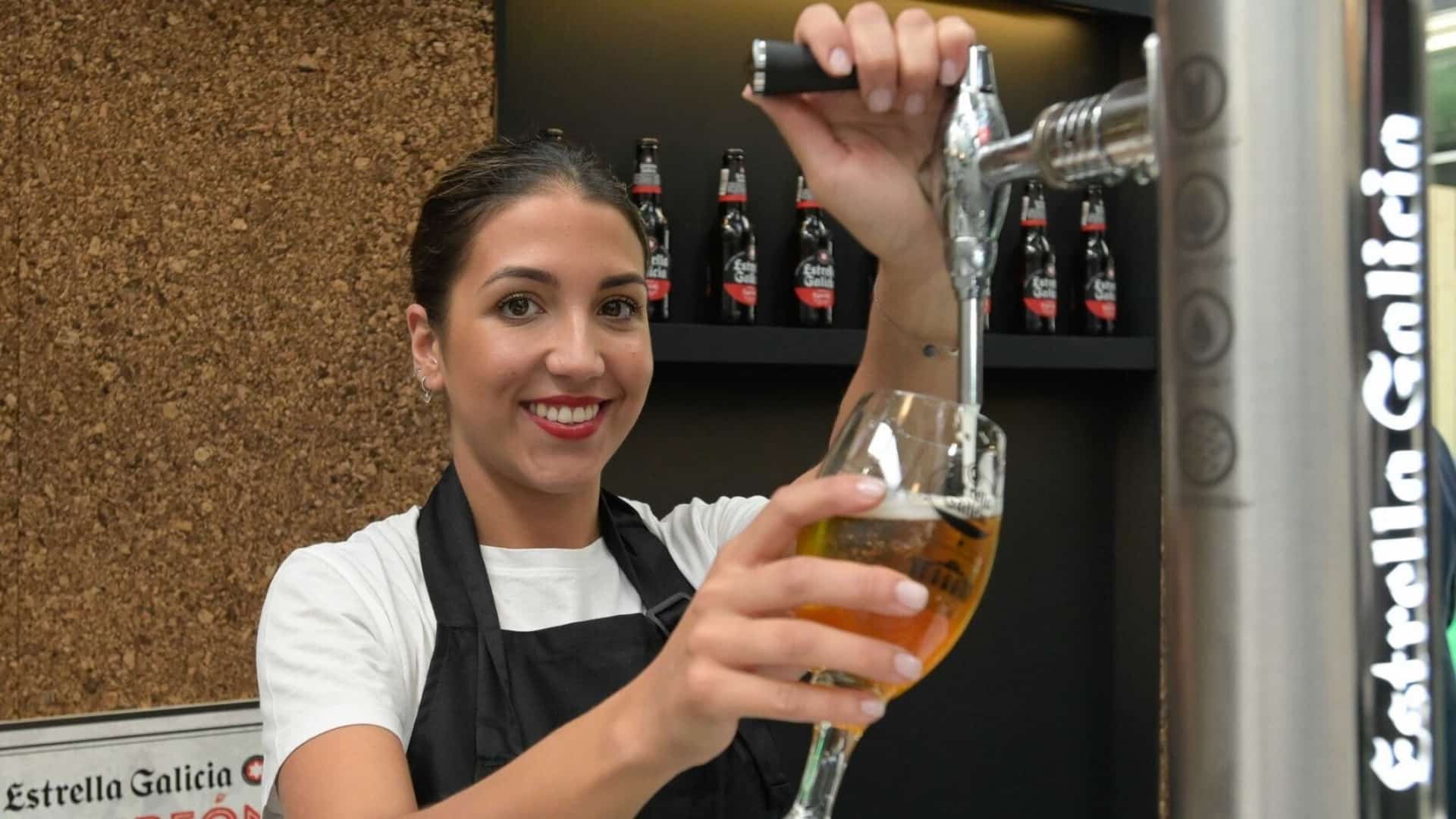 Judith Ínsua, ganadora del Campeonato Estrella Galicia de Tiraje de Cerveza, edición Galicia Norte | HIJOS DE RIVERA