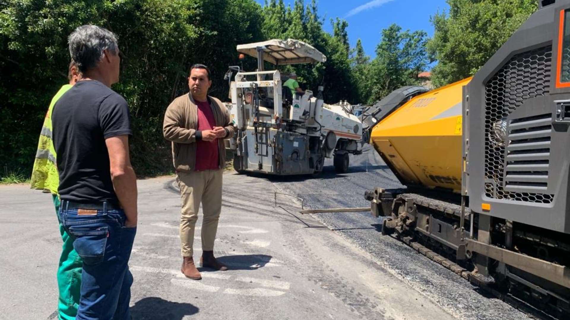 El alcalde de Muxía, Iago Toba, y el concelleiro de Obras, Javier Romar | CONCELLO DE MUXÍA