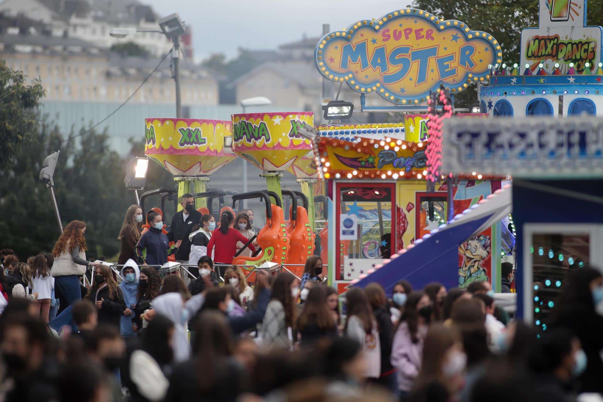 Imagen de archivo de una atracción de feria durante las fiestas de San Froilán | EP