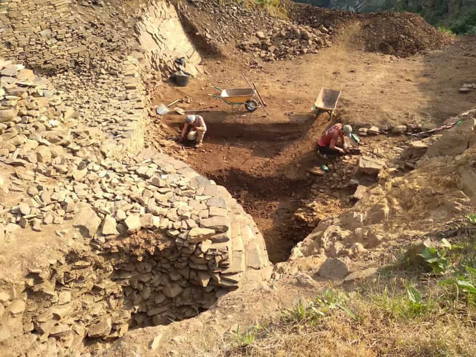Archivo - Excavaciones en el castro del Sarridal