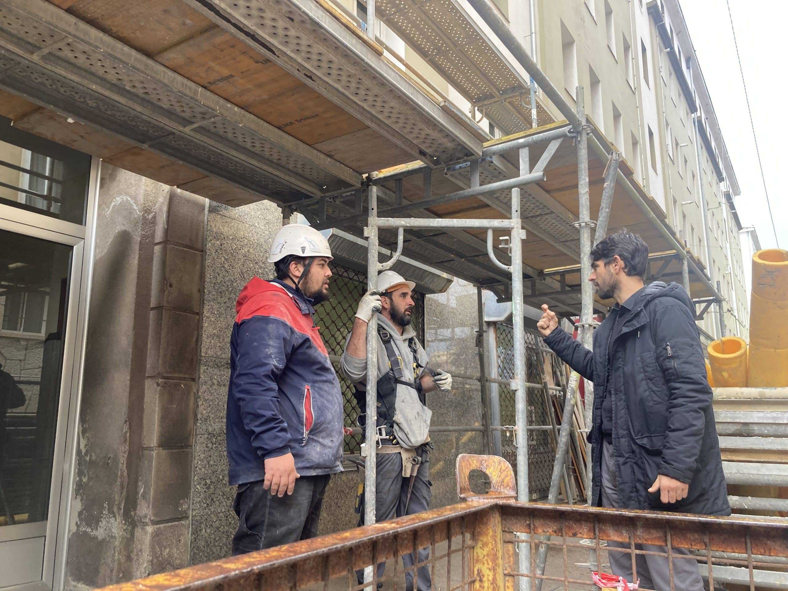 El concejal de Urbanismo, Vivienda y Rehabilitación, Julián Reina, visitó esta mañana el inicio de los trabajos
