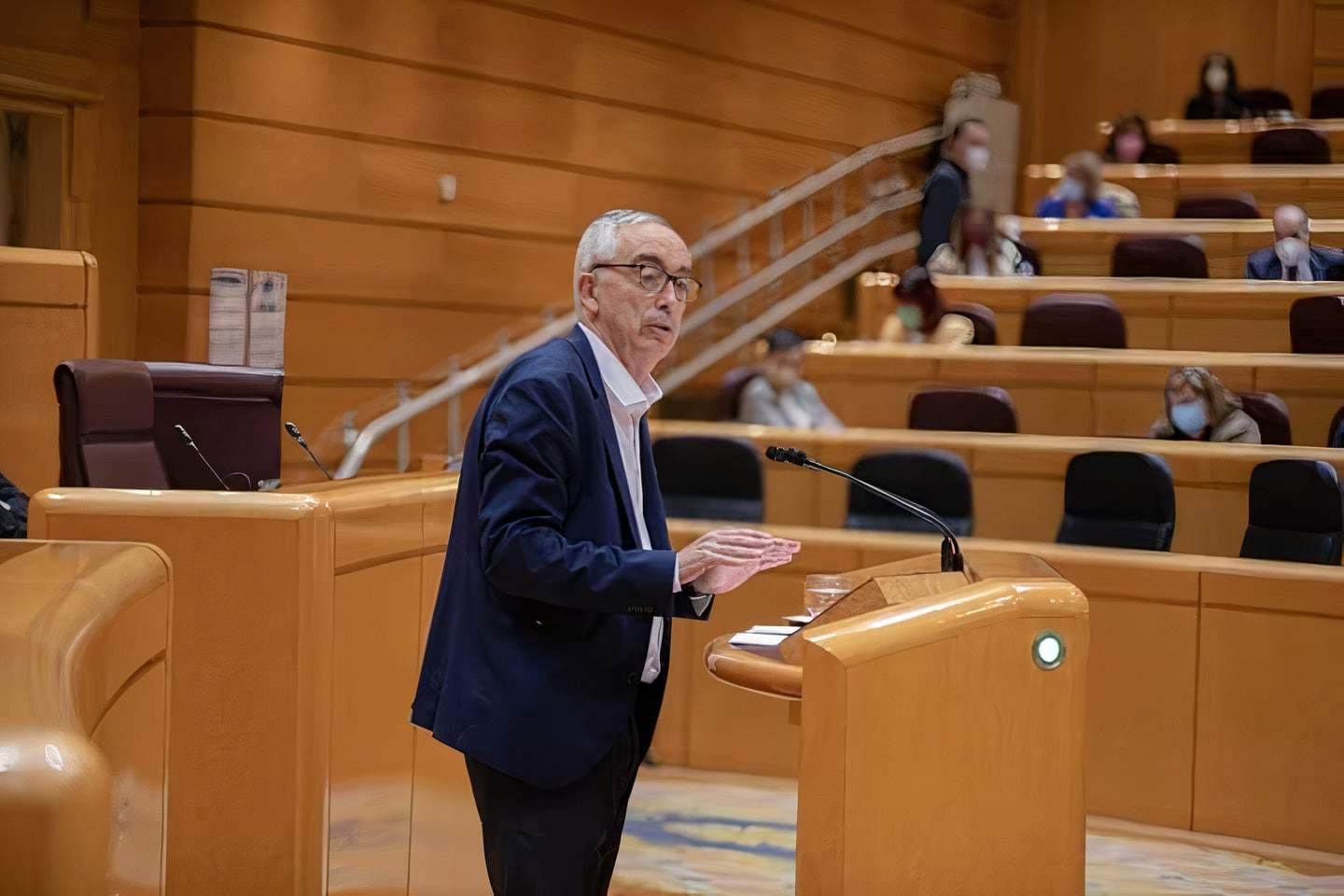 César Mogo en el Senado