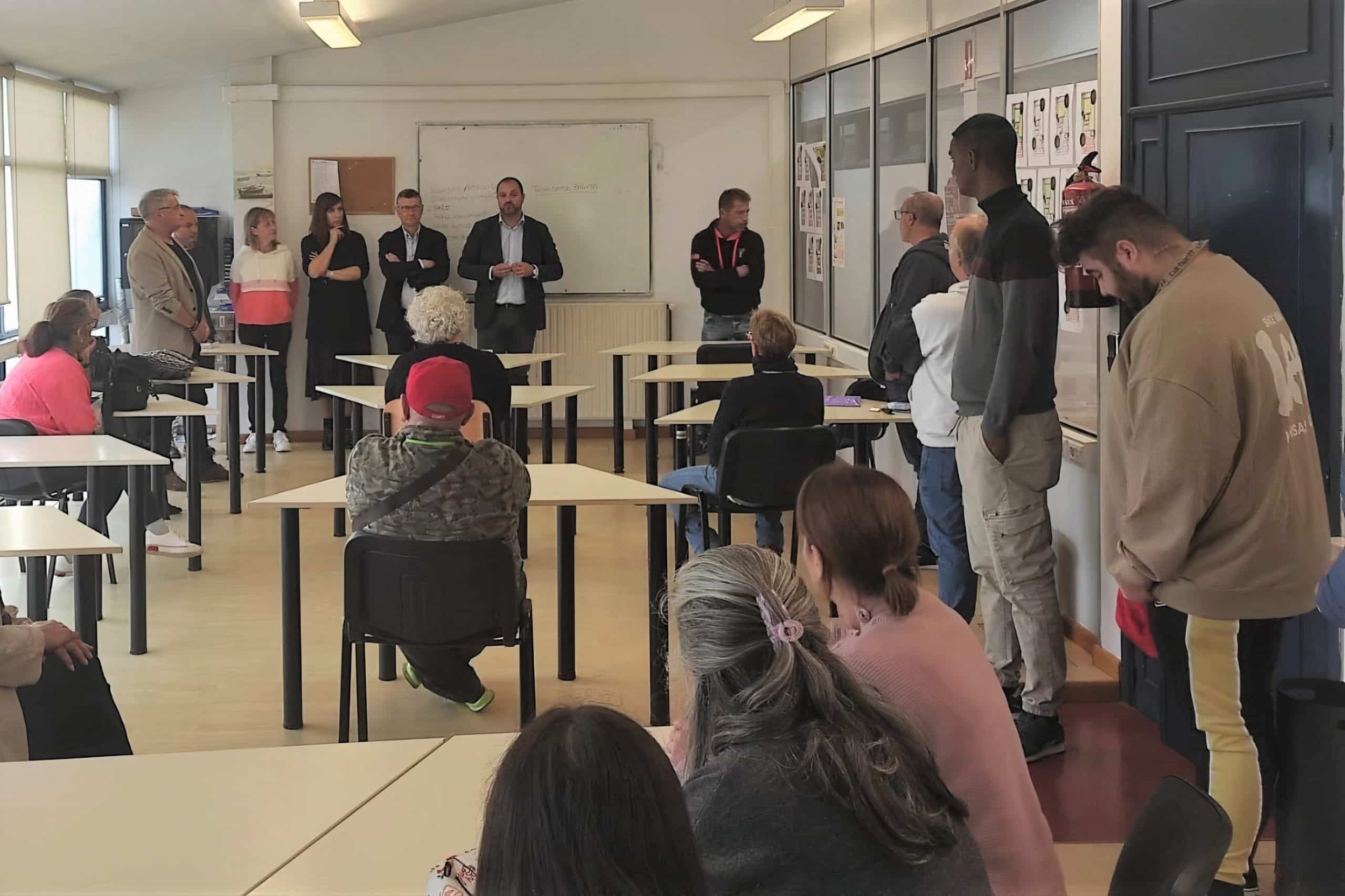 El alcalde, Bernardo Fernández, participó en la presentación del curso