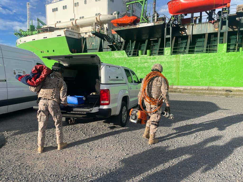 Equipo de Buceo de Ferrol durante la intervención
