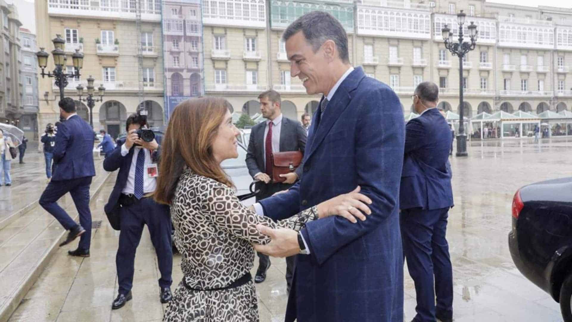 La reunión entre el presidente del Gobierno, Pedro Sánchez, y la alcaldesa de A Coruña, Inés Rey | CONCELLO DA CORUÑA