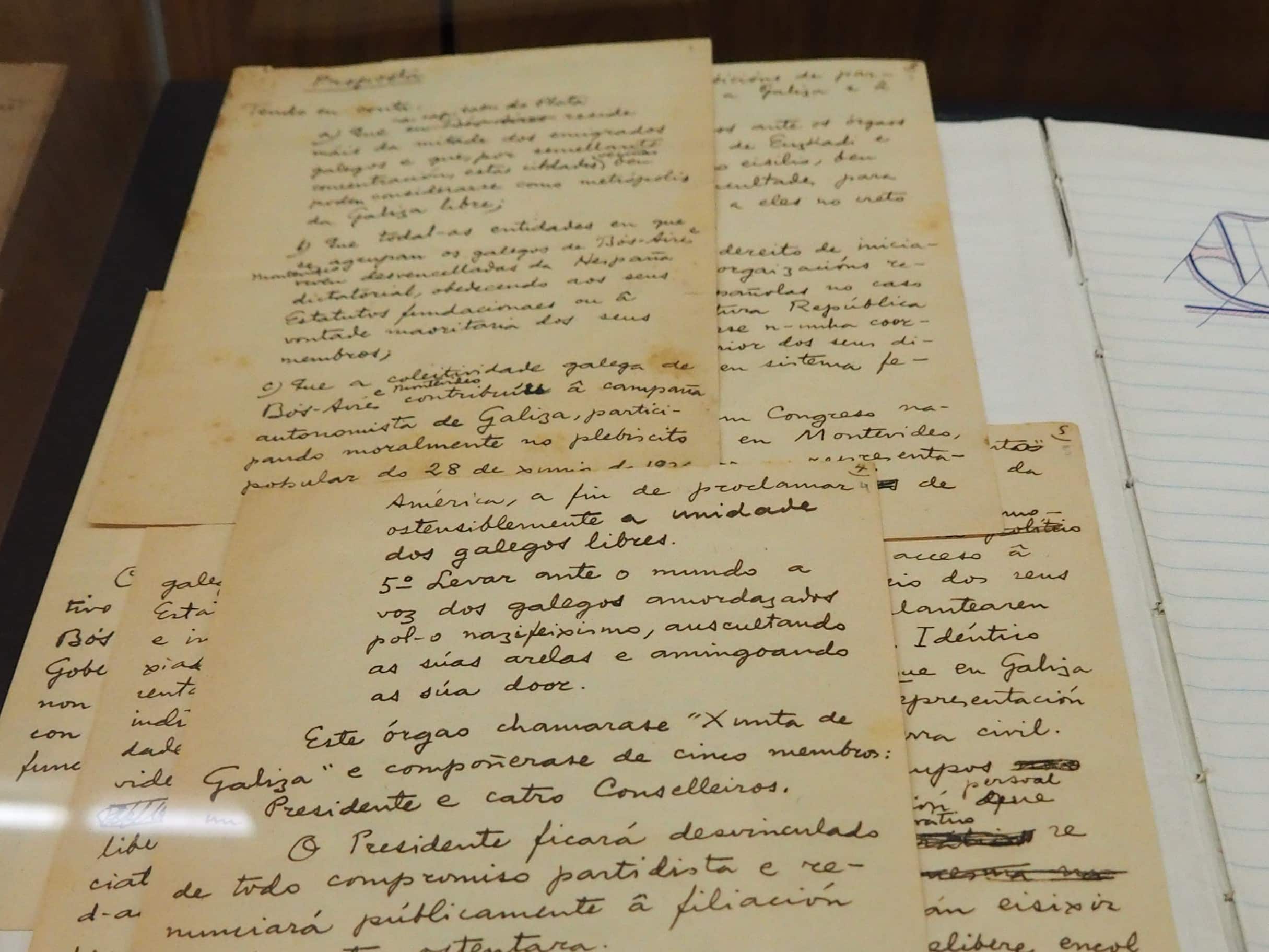 Entre outros materiais, a mostra inclúe a Proposta de Consello de Galiza, documento manuscrito de Castelao datado arredor de 1943