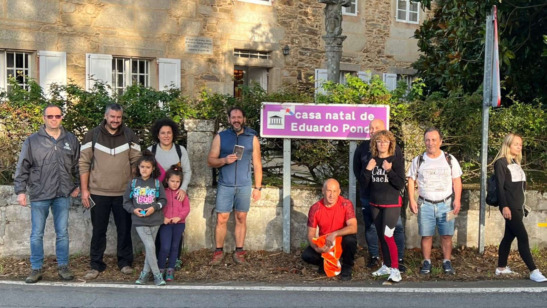 El alcalde de Ponteceso, Xosé Lois García Carballido, recorre la primera etapa de la Vía Céltica con la Asociación Costavales | CONCELLO DE PONTECESO