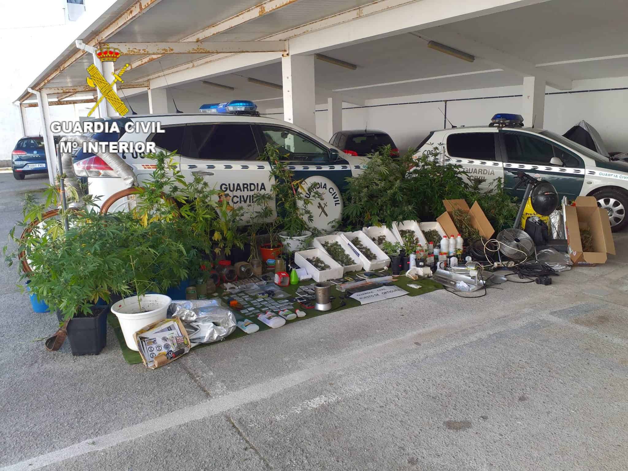 Material incautado por la Guardia Civil