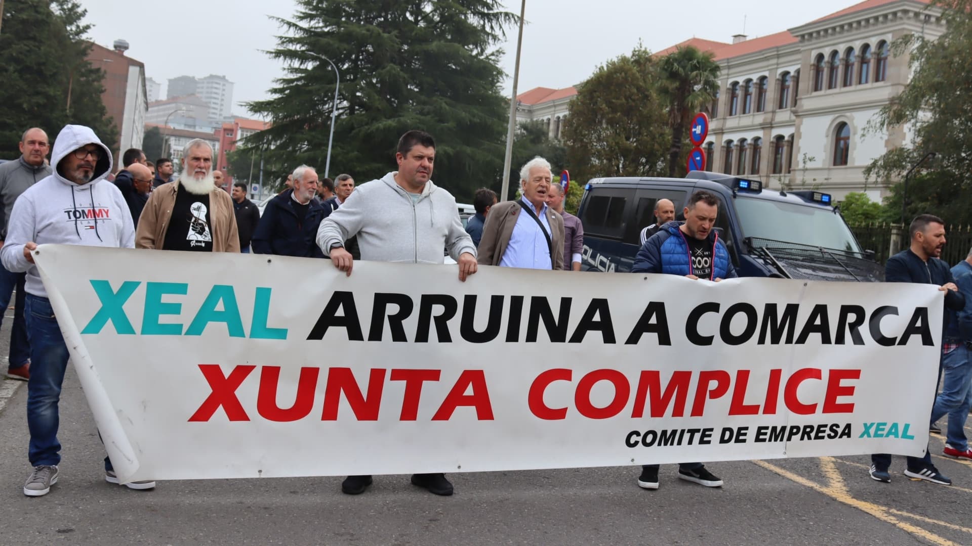 La manifestación del personal de XEAL ante la Xunta de Galicia | CIG