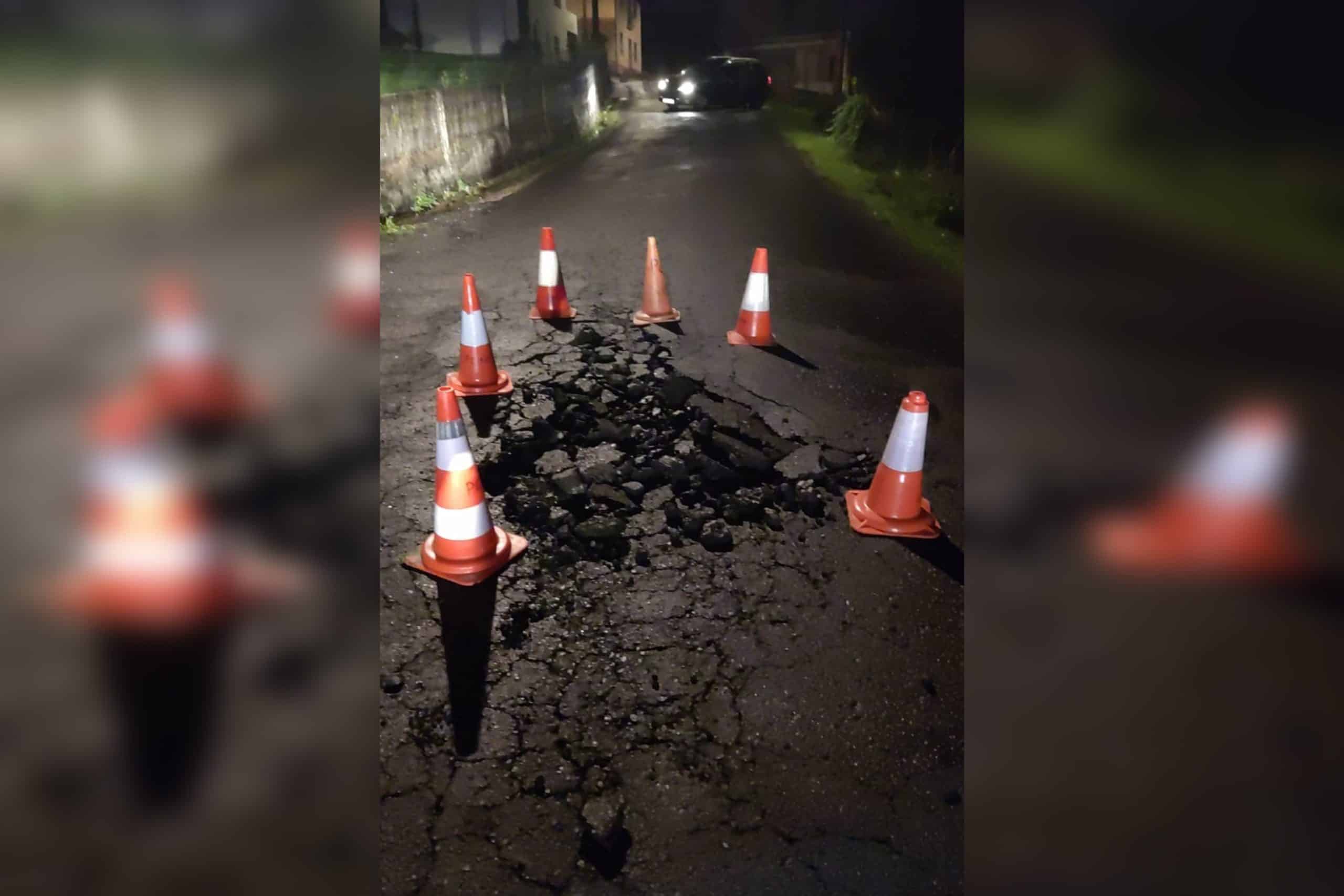 27/10/2022 Una carretera de Neda (A Coruña) sufre desperfectos al recibir el impacto de un rayo
SOCIEDAD AUTONOMÍAS