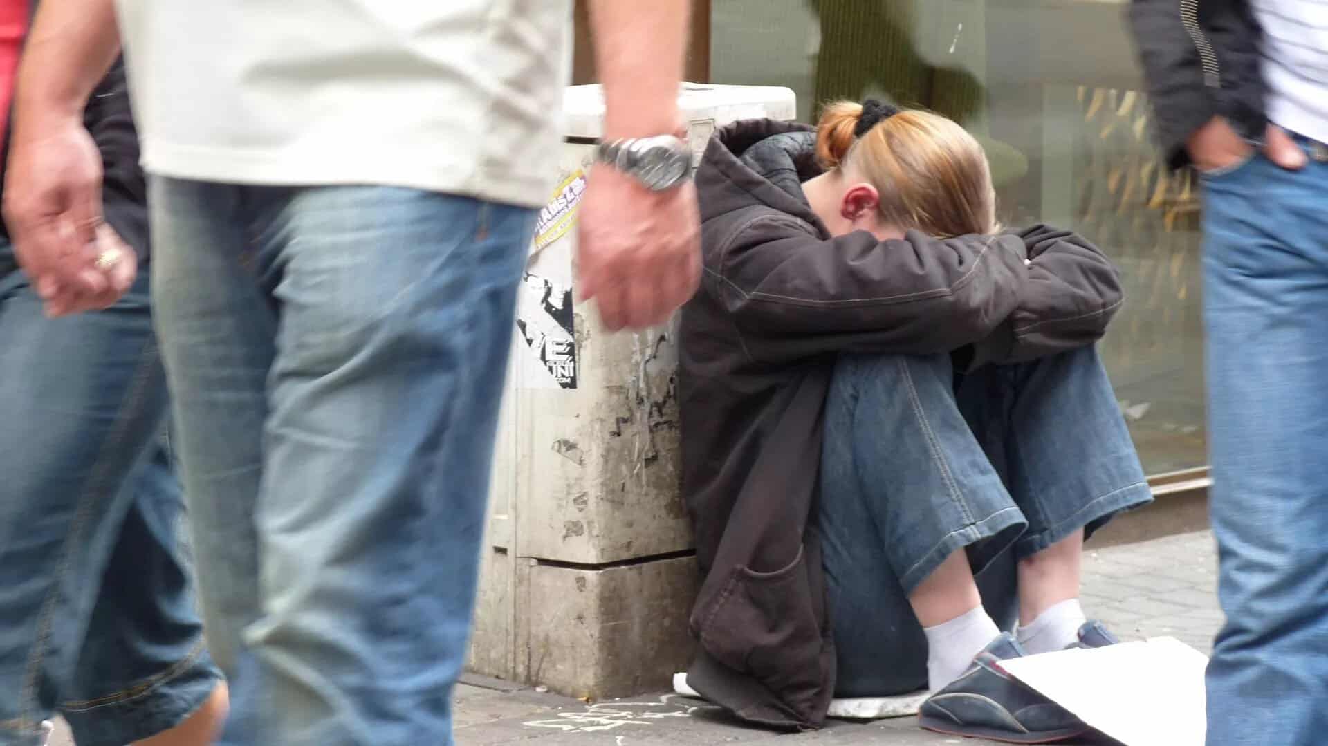 homeless-woman-jackie-chance-pixabay-hero