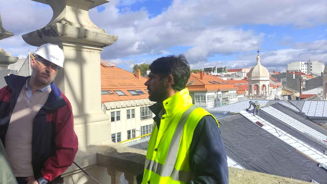 Visita del edil de Urbanismo, Julián Reina, a la zona de las obras