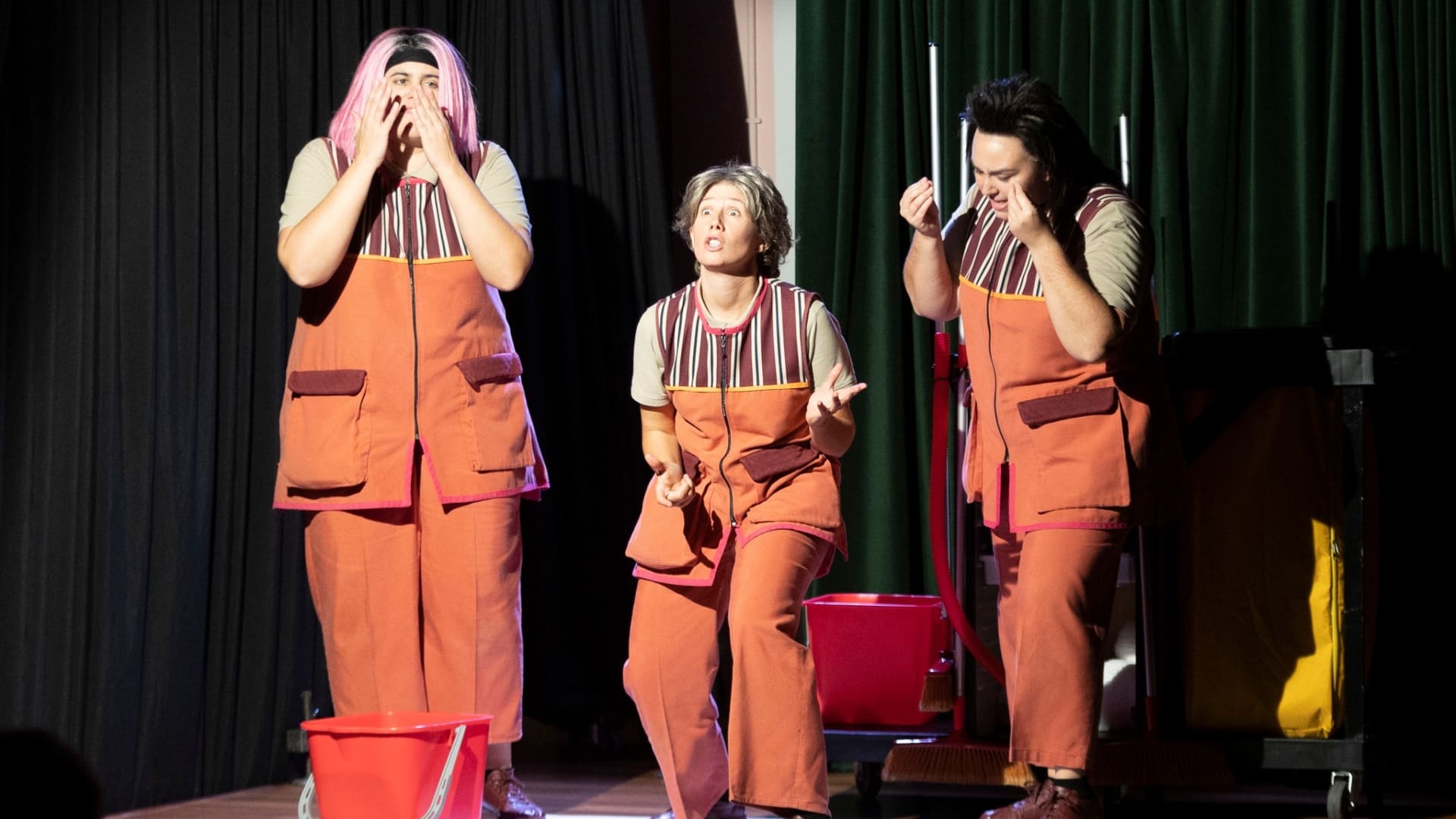 La representación de "As que limpan", de Panadaría SCQ, en el XXIX Ciclo de Teatro do Concello de Ponteceso | CONCELLO DE PONTECESO
