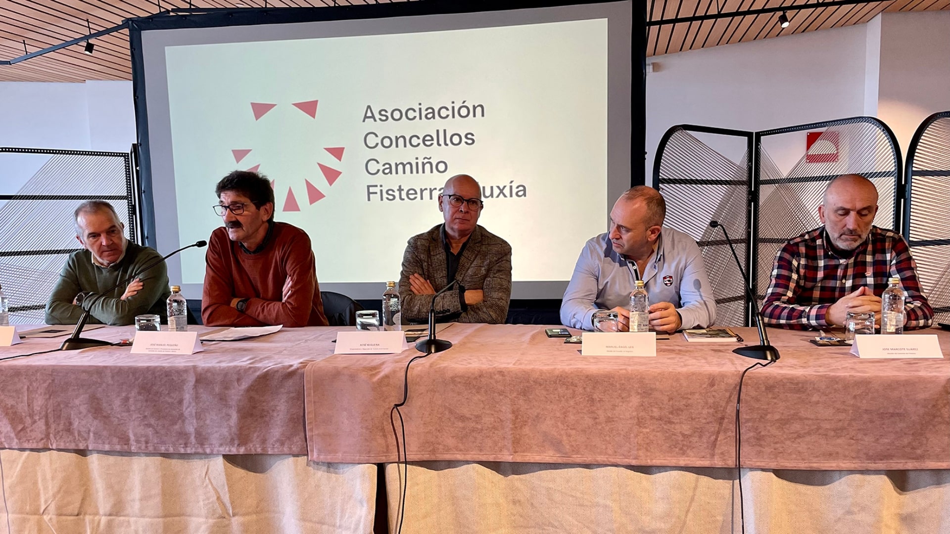 El encuentro de la Asociación de Concellos do Camiño Fisterra-Muxía con turoperadores y técnicos municipales de Turismo | CEDIDA